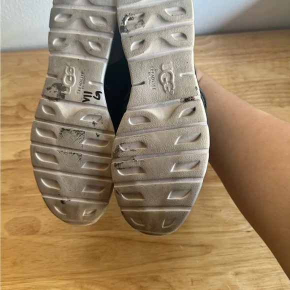 UGG Australia tye leather - Picture 4 of 4